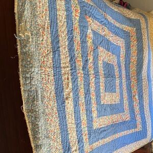 Blue and Cream Quilted Bedspread 79” x 70”